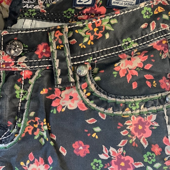 Miss Me 🌻🌺🌷Floral Skinny Jeans 25 NWT - Picture 2 of 10